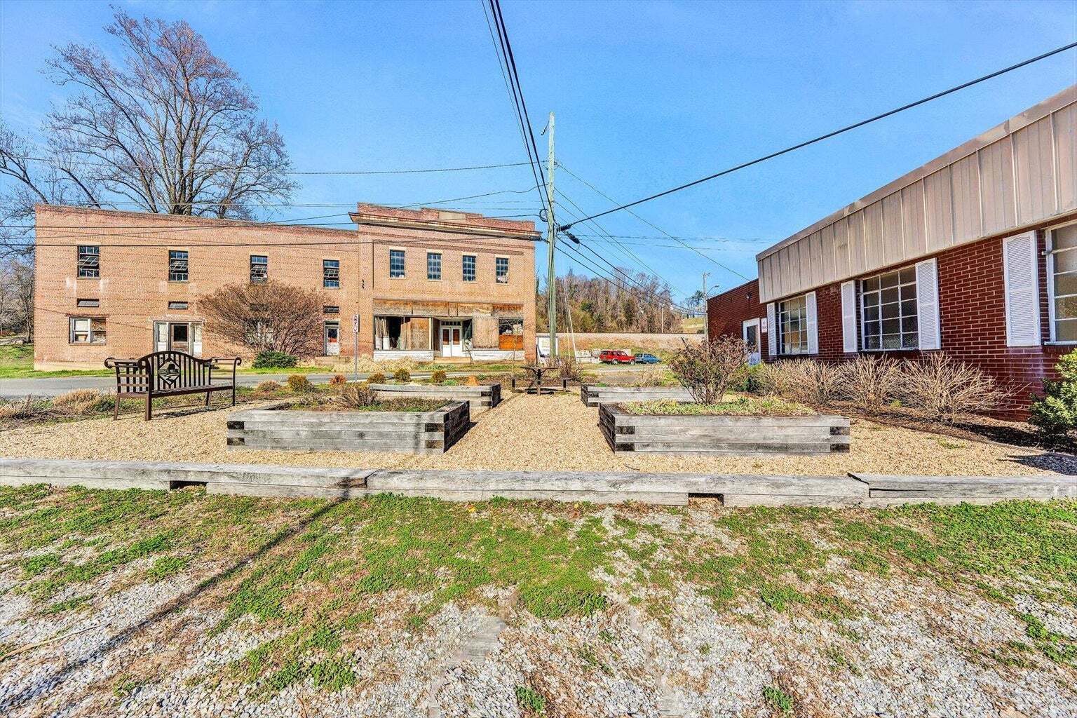 100 Main, Boones Mill, VA 24065 Brick Office / Retail Building