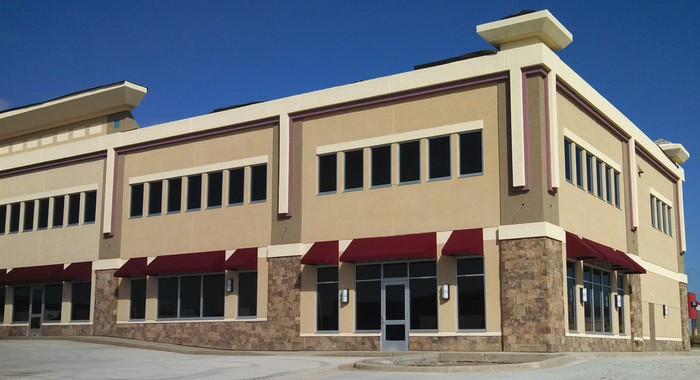 1445 Skyline Way, Bismarck, ND for lease - Building Photo - Image 1 of 3