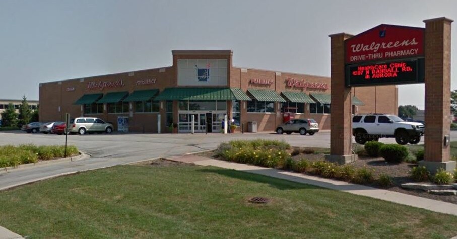 1051 Oak St, North Aurora, IL for sale - Building Photo - Image 1 of 1