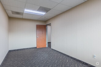 1220 20th St SE, Salem, OR for lease Interior Photo- Image 2 of 5