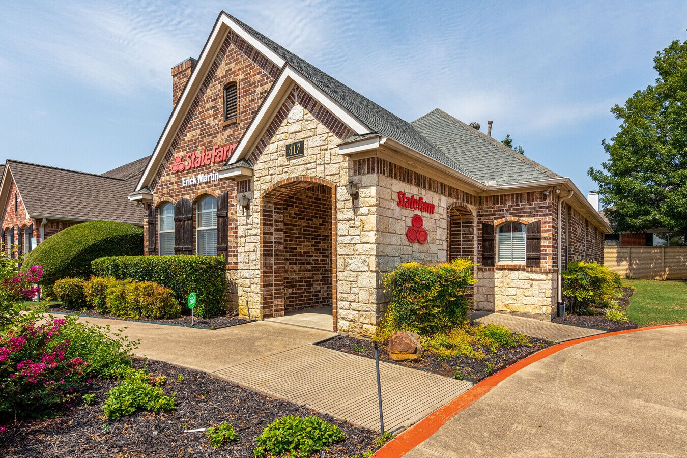 417 Harwood Rd, Bedford, TX 76021