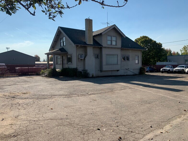 12360 SW Main St, Tigard, OR for sale - Building Photo - Image 1 of 1