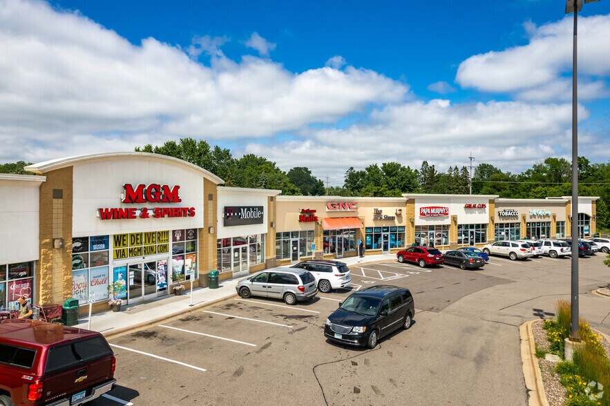 2009 W Broadway Ave, Forest Lake, MN for lease - Primary Photo - Image 1 of 10