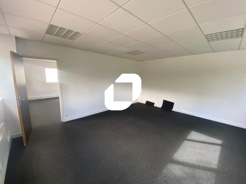 3 Rue Simon Vollant, Lambersart for lease - Interior Photo - Image 3 of 9