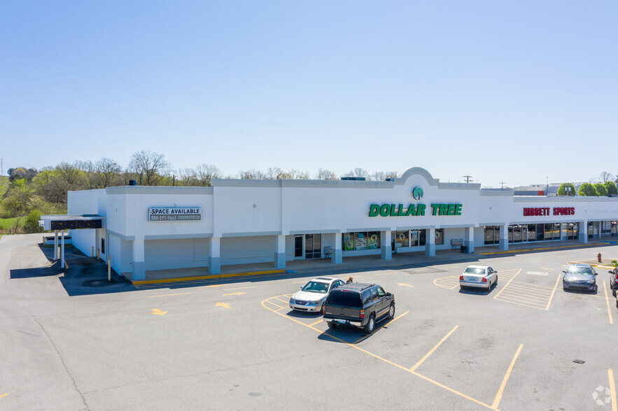 1202-1218 Huntsville Hwy, Fayetteville, TN for lease - Building Photo - Image 3 of 6