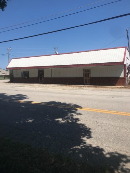 6274 Highway 490, East Bernstadt, KY for sale - Primary Photo - Image 1 of 1