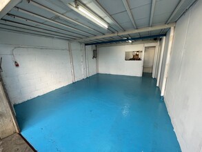 Folders Ln E, Hassocks for lease Interior Photo- Image 1 of 3