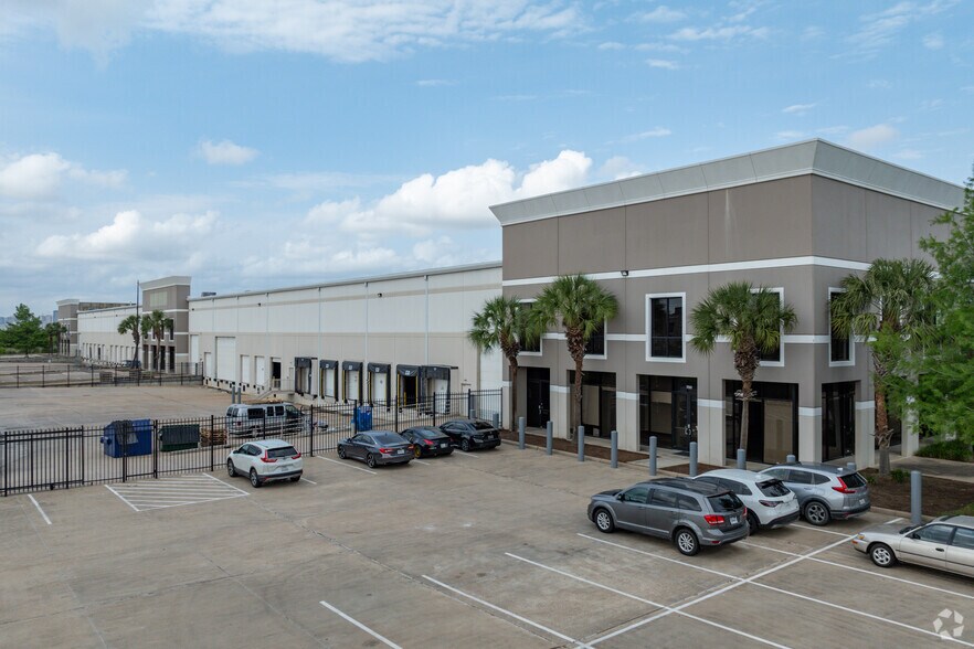 10001 Fannin St, Houston, TX for sale - Primary Photo - Image 1 of 1