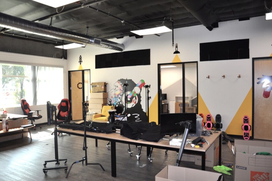 10741 Walker St, Cypress, CA for lease - Interior Photo - Image 3 of 10