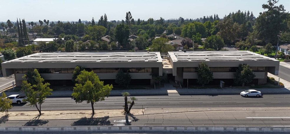 191 W Shaw Ave, Fresno, CA for sale - Building Photo - Image 2 of 9