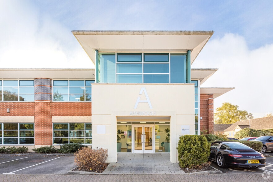 Waltham Rd, Maidenhead for lease - Building Photo - Image 2 of 9