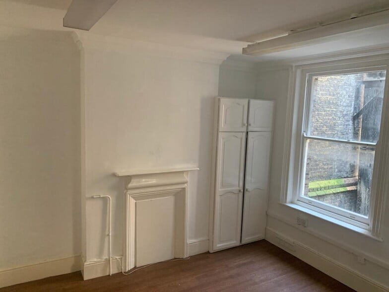 36-40 Glasshouse St, London for lease - Interior Photo - Image 3 of 5