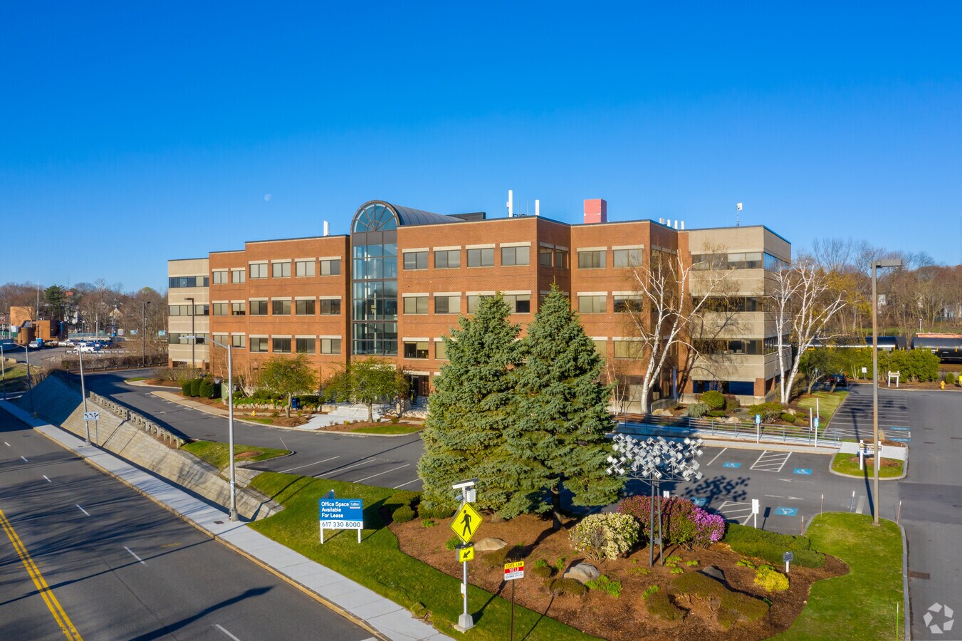 100 Grossman Dr, Braintree, MA 02184