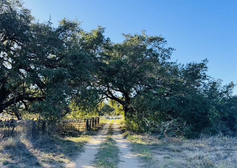 10382 W FM 476, Poteet, TX for sale - Building Photo - Image 1 of 26