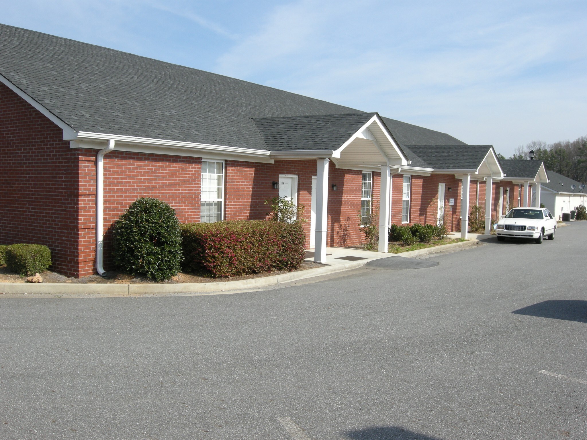 11 Stone Mill Cir, Cartersville, GA for sale Building Photo- Image 1 of 1