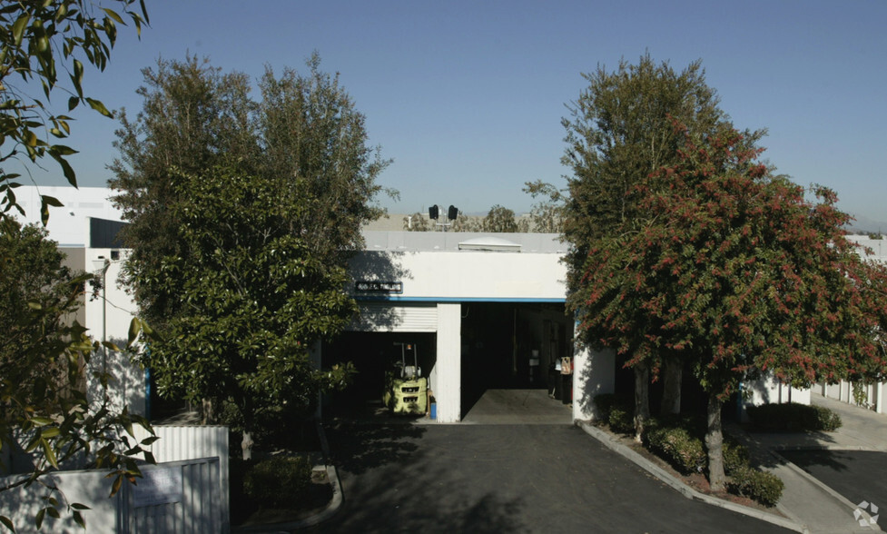 1941 W Commonwealth Ave, Fullerton, CA for lease - Building Photo - Image 3 of 3