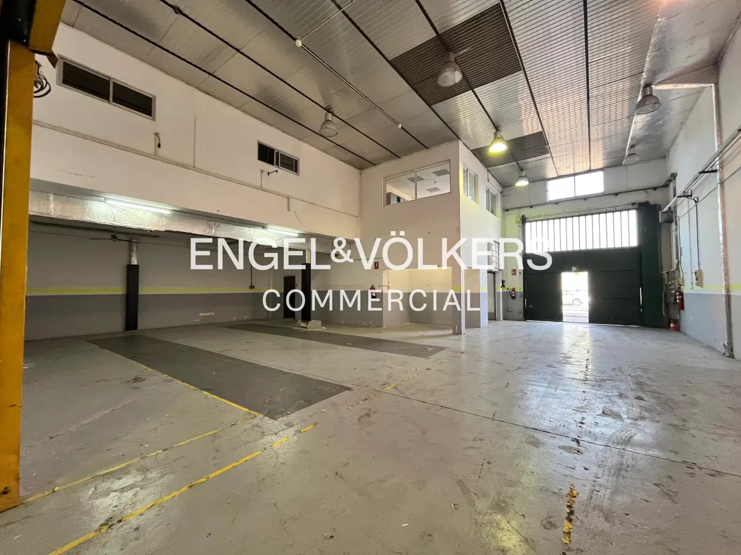 Industrial in Santa Perpètua de Mogoda, Barcelona for lease Interior Photo- Image 1 of 21