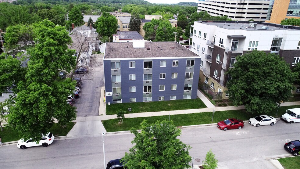 621 1st St SW, Rochester, MN for sale - Building Photo - Image 1 of 1