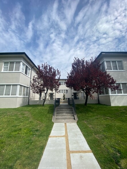 1045 Riverside Dr, Reno, NV for sale - Building Photo - Image 2 of 20