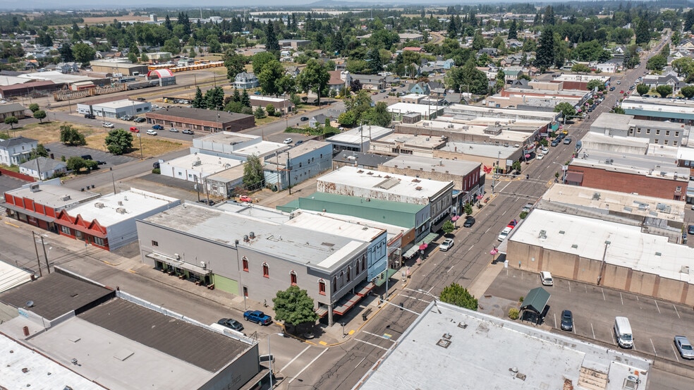 796 S Main St, Lebanon, OR for sale - Building Photo - Image 2 of 35
