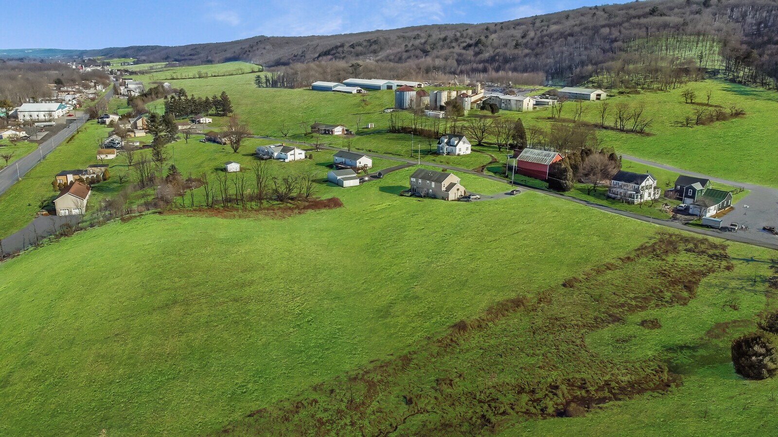 701 Penn Dr, Tamaqua, PA 18252