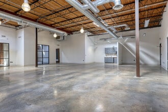 5256 Peachtree Rd, Atlanta, GA for lease Building Photo- Image 1 of 7