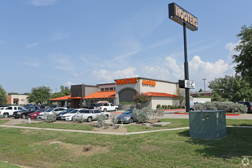 1960 S Stemmons Fwy, Lewisville, TX for lease - Building Photo - Image 1 of 6