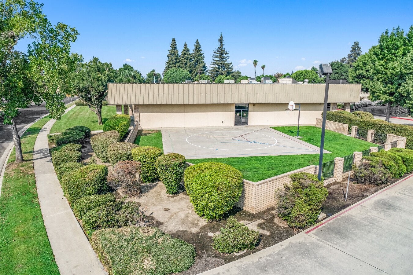 424 N Lovers Ln Visalia CA 93292 LoopNet
