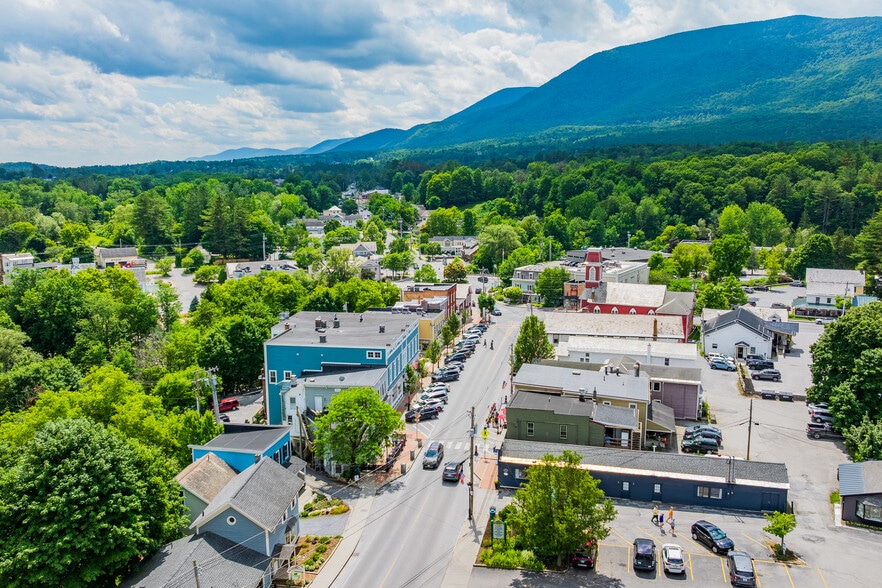 4943 Main St, Manchester Center, VT for sale - Primary Photo - Image 2 of 31