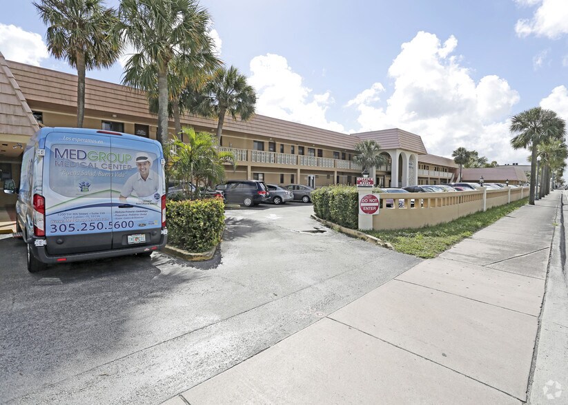 5200 SW 8th St, Miami, FL for sale - Primary Photo - Image 1 of 1