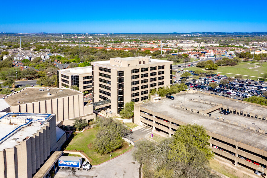 2829 Babcock Rd, San Antonio, TX for lease - Building Photo - Image 2 of 3