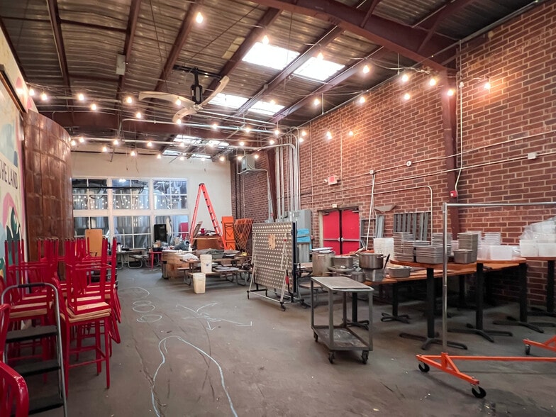726 Rigsbee Ave, Durham, NC for lease - Interior Photo - Image 3 of 4