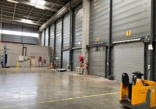 Office in Mions for lease Interior Photo- Image 1 of 4