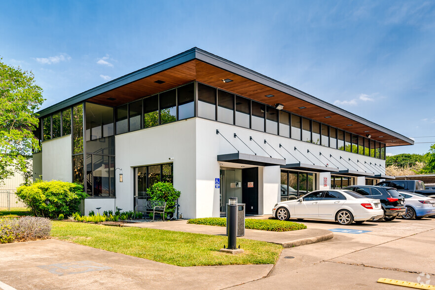 6343 Skyline Dr, Houston, TX for lease - Building Photo - Image 2 of 24