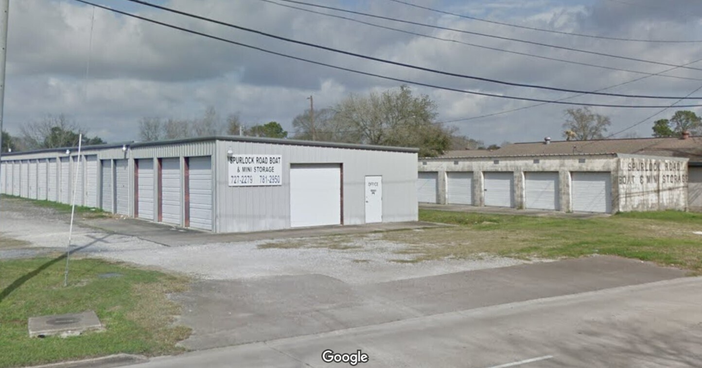 1400 Spurlock Rd, Nederland, TX 77627