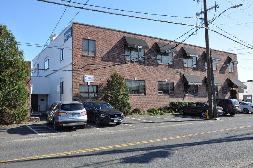 360 Fairfield Ave, Stamford, CT for lease - Building Photo - Image 1 of 4