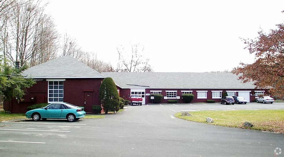 97 Golden Hill Rd, Danbury, CT 06811