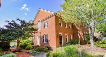 10480-10486 Armstrong St, Fairfax VA - Live-Work Space