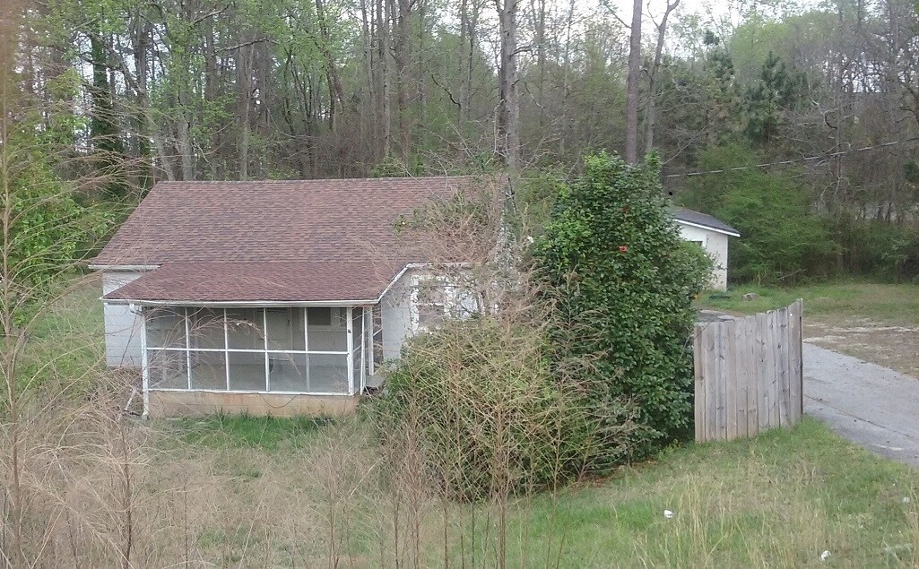 2950 Klondike Rd, Lithonia, GA 30038 2 HOUSES FOR PRICE OF 1. AIRBNB