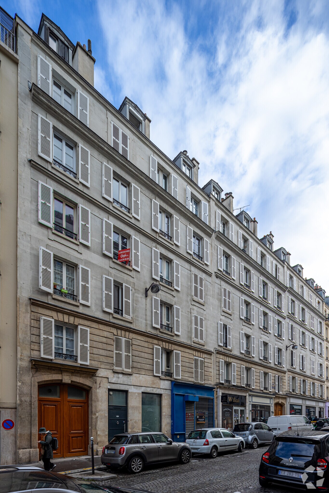110 Rue Truffaut, Paris for sale Primary Photo- Image 1 of 1