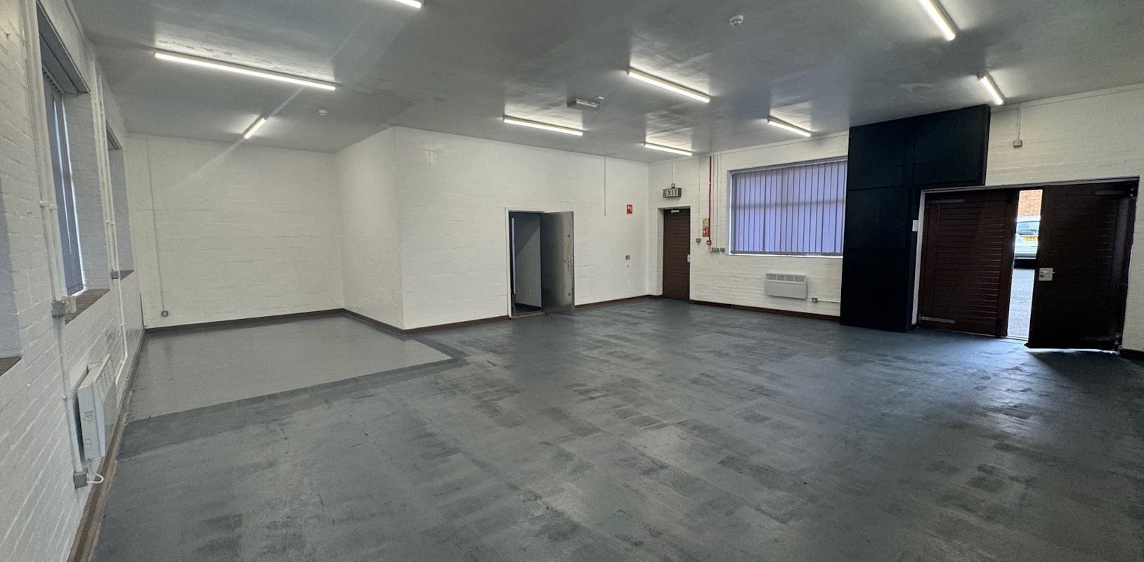 Whittington Rd, Worcester for lease Interior Photo- Image 1 of 3