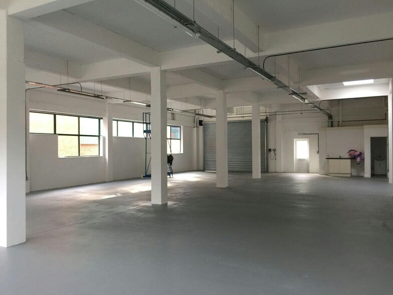 10 Blackbrook Rd, Fareham for lease - Interior Photo - Image 3 of 4