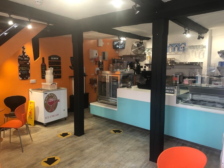 1 The Southend, Ledbury for sale - Interior Photo - Image 3 of 11