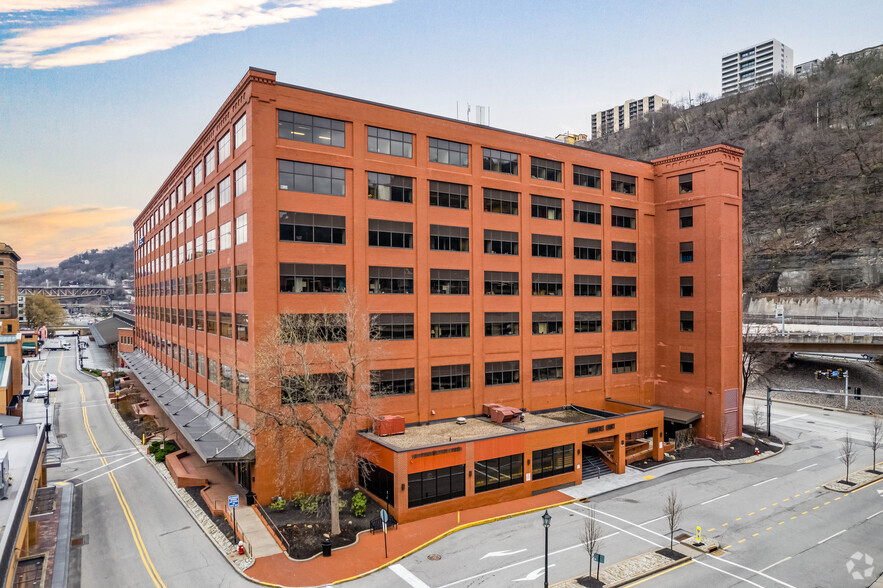 225 W Station Square Dr, Pittsburgh, PA for lease - Building Photo - Image 1 of 7