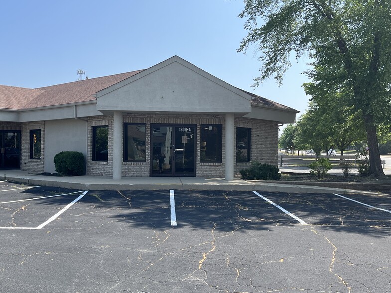 1806 Elmwood Ave, Lafayette, IN for lease - Primary Photo - Image 1 of 1