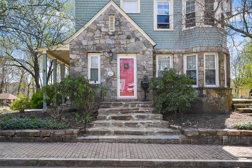 40 Maple Grove Ave, Norwich, CT for sale - Primary Photo - Image 1 of 1