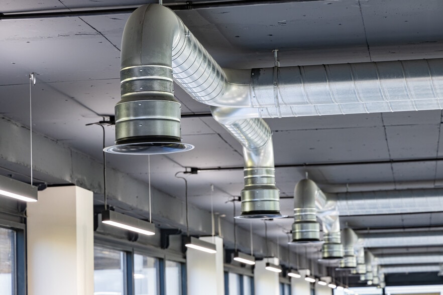 1 Newbridge Sq, Swindon for lease - Interior Photo - Image 3 of 26