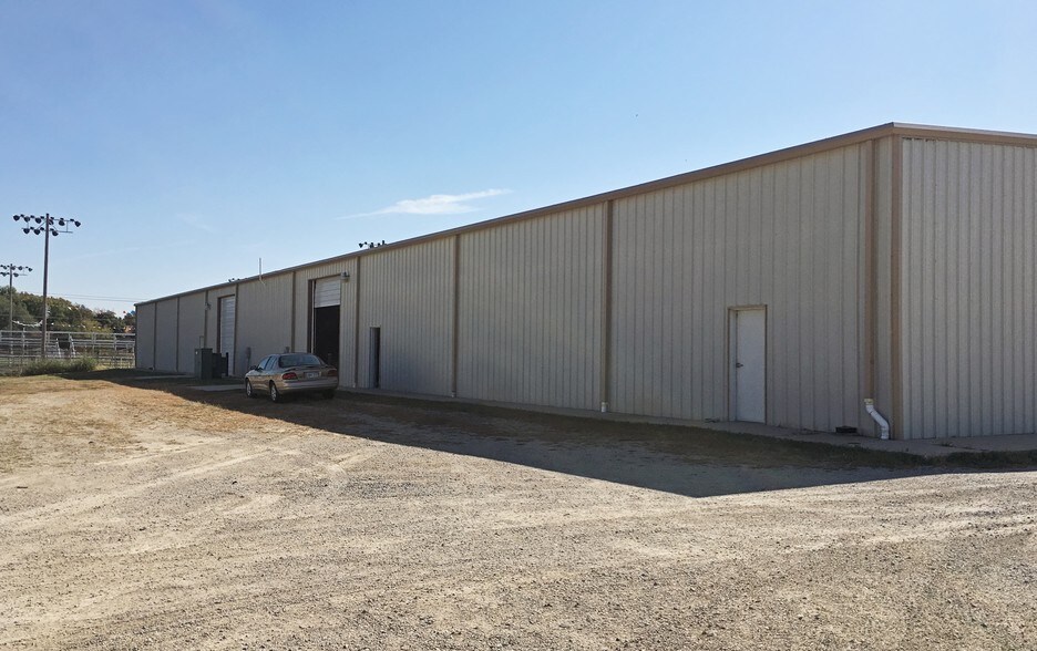 228 Industrial Dr, Mulvane, KS for sale - Primary Photo - Image 1 of 1