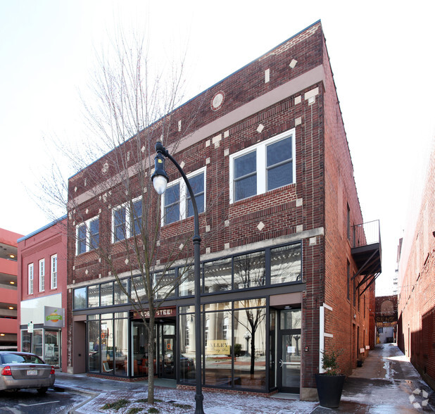 320 E Chapel Hill St, Durham, NC for lease - Primary Photo - Image 1 of 2