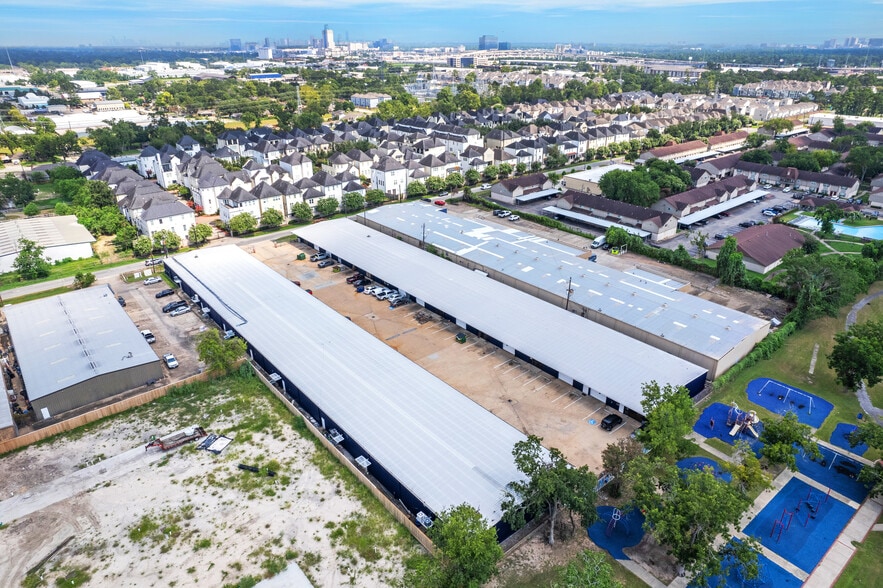 1771 Upland Dr, Houston, TX for lease - Building Photo - Image 1 of 36